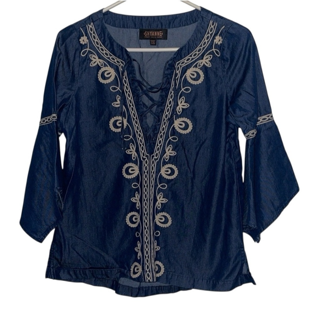 🌺SHYANNE DENIM EMBROIDERED TOP